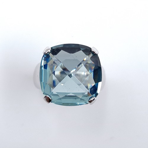 589 - A brand new pretty Swarovski Gemma ring. Size - R. Comes in original Swarovski box with certificate ... 