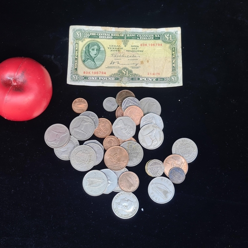 168 - A mixed lot of vintage Irish and British coinage along with an Irish one pound/punt note.