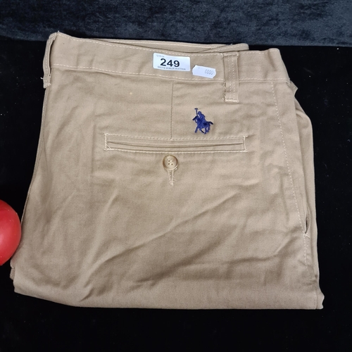 249 - A pair of new classic Dangelo men's cotton chinos. Size 38