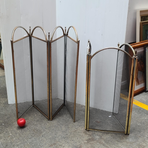 288 - Two brass fire screens. Including An exquisite 4-panel brass fire screen with turned finials and mes... 