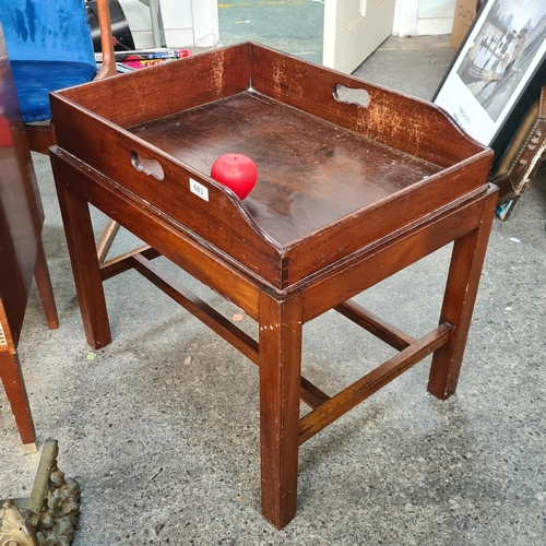 683 - A handsome Victorian side table with removable butlers tray. From a lovely house in Iodine terrace B... 