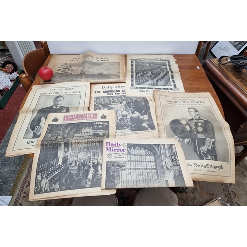 717 - A selection of fascinating vintage original newspapers including an issue of The Times dating to 193... 