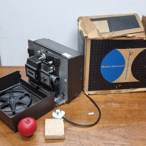 769 - A vintage Bell & Howell Autoload movie projector model. 456XR. RRP: US$209.00 on Amazon.