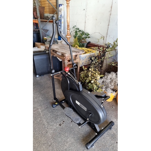 913 - Pro Fitness exercise bike. Sturdy build with adjustable resistance and ergonomic handlebars. Brand: ... 