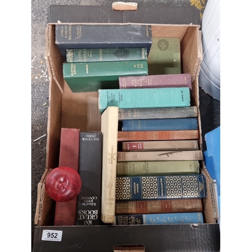 952 - Mixed lot of 19 books, including 