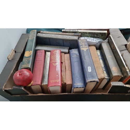 956 - Mixed lot of vintage books including 