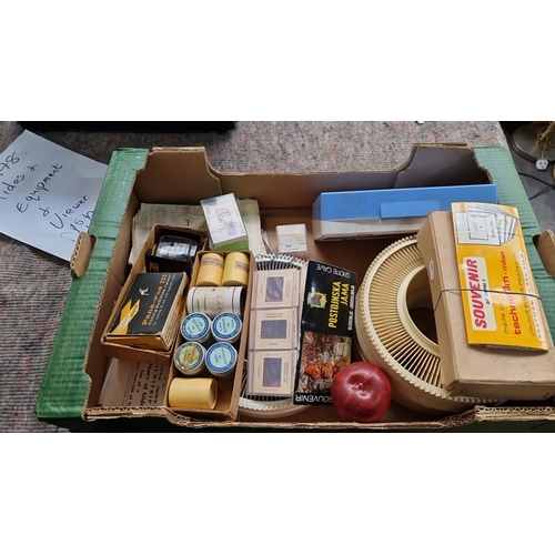 959 - Mixed lot of vintage slide viewing and projection equipment, including a Sawyer's Pana-vue III viewe... 