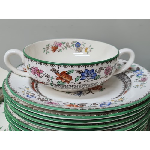 771 - Star lot :A super large collection of Spode England 'Chinese Rose' pattern dinner service. Includes ... 