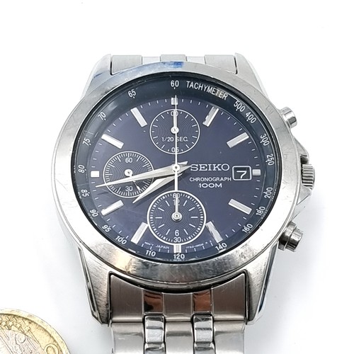 40 - A Seiko Chronograph watch set with water depth to 100 metres with original Seiko metal bracelet.