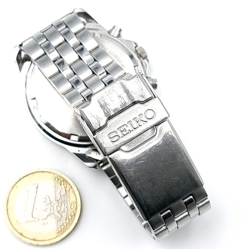 40 - A Seiko Chronograph watch set with water depth to 100 metres with original Seiko metal bracelet.