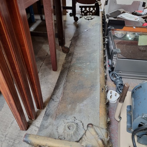 682 - A heavy early 20th century heavy pierced fire fender. Features pierced scroll detail and claw feet
M... 