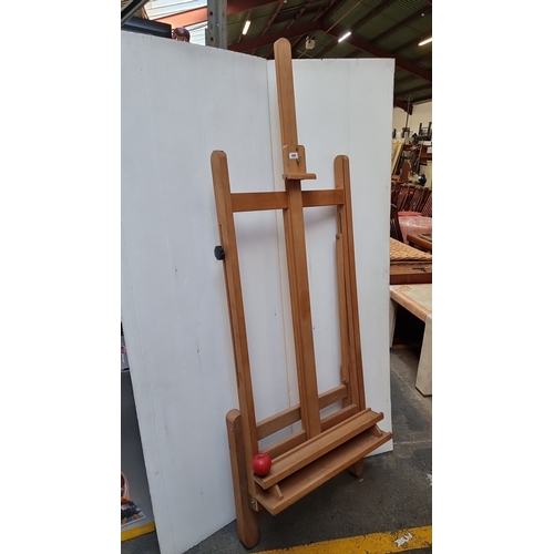 440 - Super quality Wooden adjustable artist easel with shelf. Great for artist to paint on they also look... 