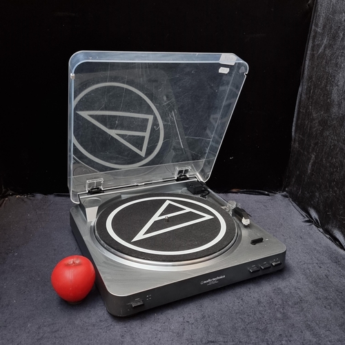 265 - An Audio-Technica AT LP60 USB Stereo record turntable. USB recording function allows the user to dig... 