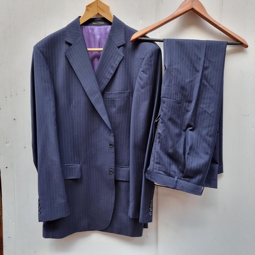 292 - A fabulous classic navy pinstripe suit in 100% Italian fine wool. New & Lingwood English tailors. In... 