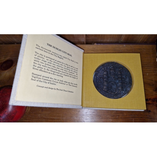 659 - The Lord Mayor's Award with commemorative double sided swivel Dublin seal, Dublin Millennium Year 98... 