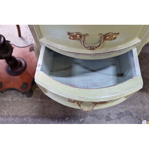 671 - Star Lot : A stunning vintage vanity table with an ornate gilt mirror and candelabra garnitures . Pa... 