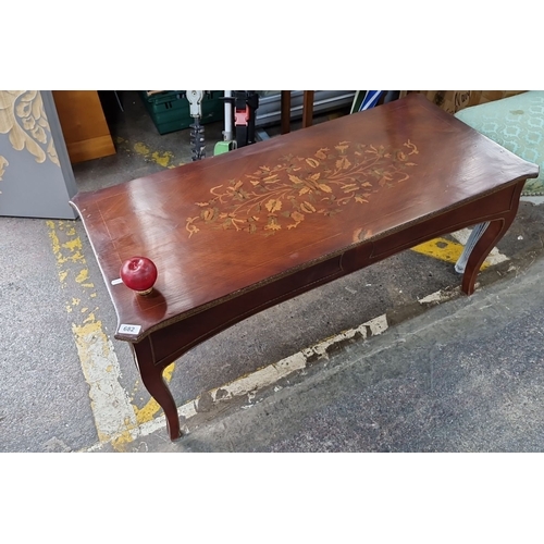 682 - Star Lot : A beautiful Mahogany coffee table with floral inlay design on the top, featuring elegant ... 