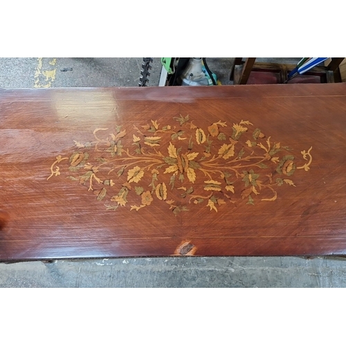 682 - Star Lot : A beautiful Mahogany coffee table with floral inlay design on the top, featuring elegant ... 