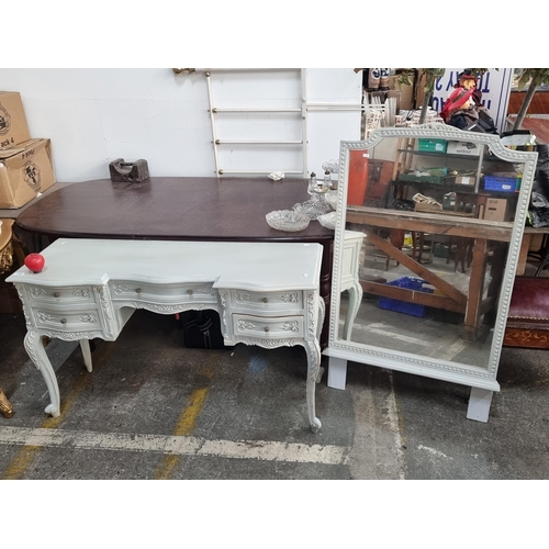 718 - Star Lot : A very pretty French style vanity sit in dressing table with lovely carved detailing thro... 