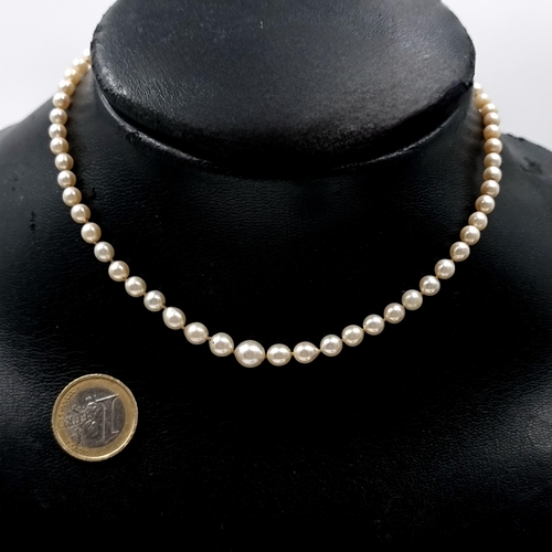 552 - A good quality vintage graduated cultured pearl necklace with a silver marcasite clasp. Length - 38 ... 