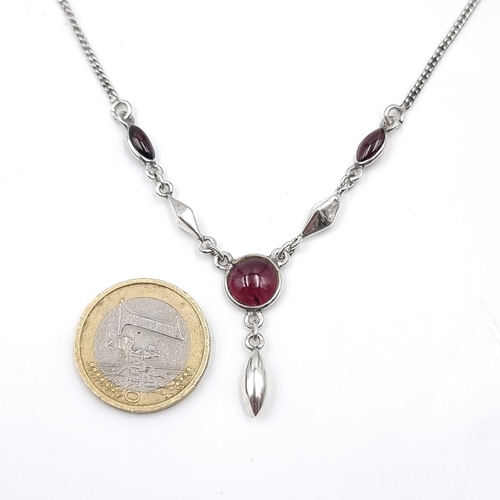 621 - A Vintage Sterling Silver Amy Cabochon Necklet. Stamped 925. Total Length: 24 cm Weight: 6.76 grams