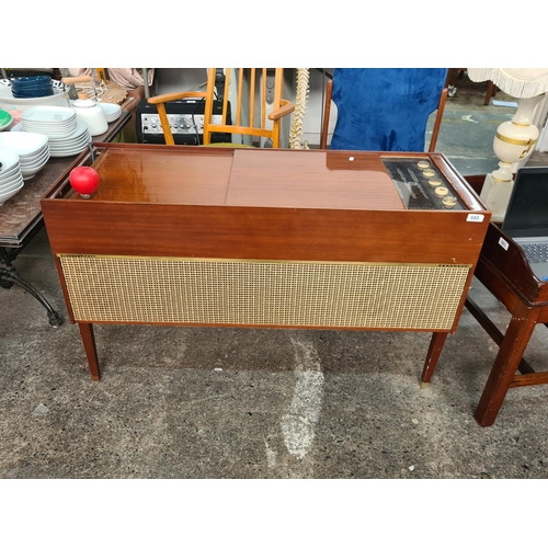 1069 - A Ferguson 1960s Stereo radiogram Model 3312.
Previous in auction on 12.09.24 with Lot no: 680