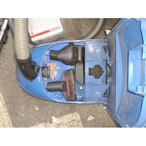 951 - A Miele Electronic Air Clean Plus Vacuum Cleaner, Model S4261. With a box of Miele vacuum bags. Miel... 