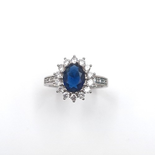 1000 - Star Lot : A very pretty 14 carat white gold gemstone ring. Ring size T. Total weight 4.20 grams. St... 