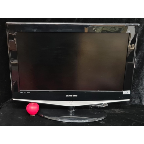 106 - A Samsung 26 inch television in working order, complete with cables and remote. Model: LE26R74BD.