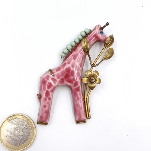 39 - A pretty vintage French Neuquelman Depose brooch in the form of a Giraffe. Dimensions: H - 6, L - 7 ... 