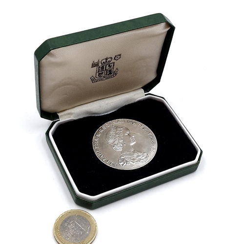 436 - A hallmarked London silver national trust medallion issued by The Royal Mint. Diameter - 4 cms. Weig... 