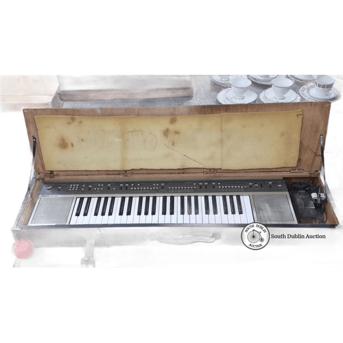 657 - Star Lot : Vintage Yamaha PSS-570 keyboard with original hard carrying case, includes power cord. Ea... 