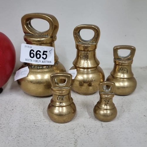 665 - Set of five brass vintage balance weights. Includes weights marked LB2, LB1, and OZ.