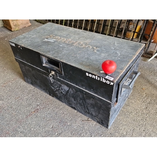 924 - Star lot : A SentriBox secure storage box with working lock and key. Heavy-duty steel construction. ... 