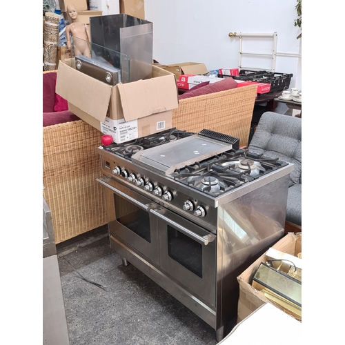 498 - Star lot : A very good quality industrial commercial four ring and hot plate  restaurant double oven... 