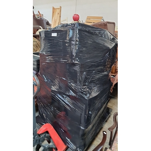 1050 - A mystery pallet of small and collectable items. If you like storage wars and hunting for treasure t... 