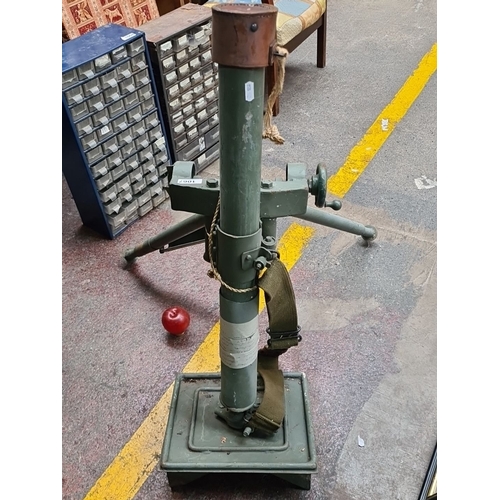 1067 - Star lot |:Vintage military mortar replica with some original parts on a collapsible tripod in olive... 