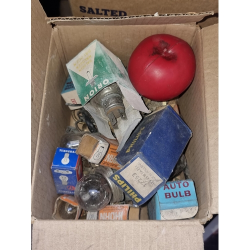 1139 - A box containing vintage car bulbs.

Previous in auction 19/09/24 - Lot: 351