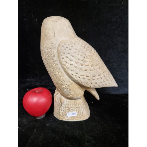 161 - Star lot: A large Oisin Kelly (Irish sculptor and ceramicist b.1915, d.1981) slip cast ceramic owl. ... 