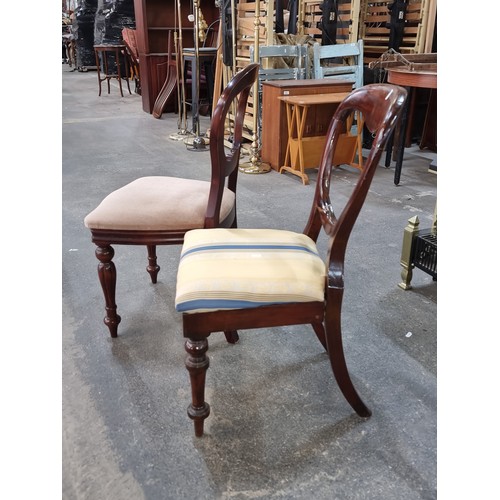 346 - Four mahogany balloon back dining chairs with two boasting fluted turned wood tapered legs, and othe... 