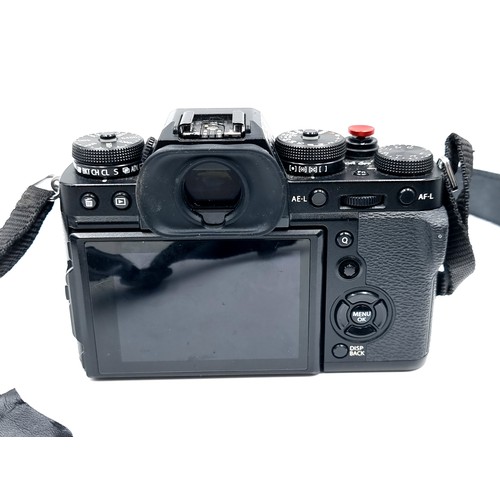 400 - Star Lot :The Fujifilm X-T3 is a professional SLR-style mirrorless camera with a 26MP BSI CMOS X-Tra... 