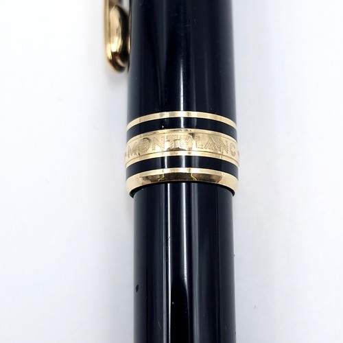 34 - Star Lot : A Mont Blanc Meisterstuck 18 carat gold nib 4810 fountain pen. Item appears to be in unus... 