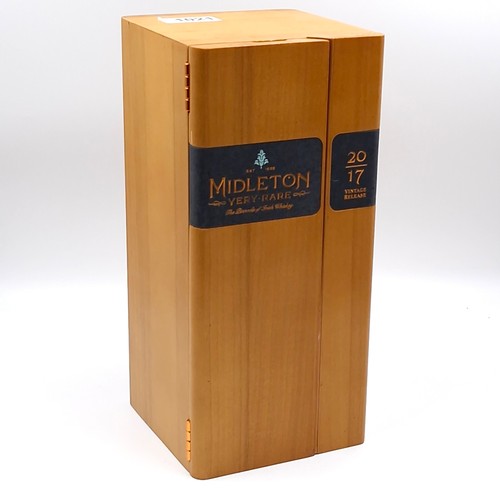 1021 - Super Star lot :A bottle of 750ml Midleton Very Rare Vintage Release Finest Irish Whiskey - Bottled ... 