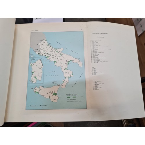 228 - A book of the Fund for the South TWELVE YEARS 1950 - 1962 ATLAS AA.VV. Publisher: Editori Laterza, B... 