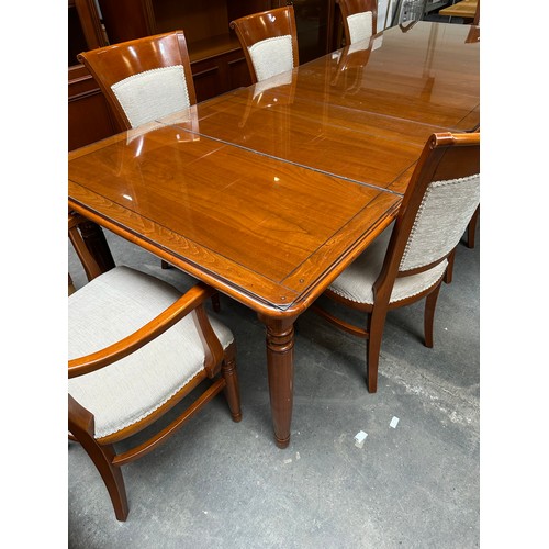 642 - Super Star Lot : A fabulous extending dining table, With two drop in leaves and glass saver top. Com... 