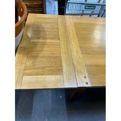 644 - Star Lot : A super Oak Dining / Kitchen table, With one extension leaf, so can seat 6 to 8. Just the... 