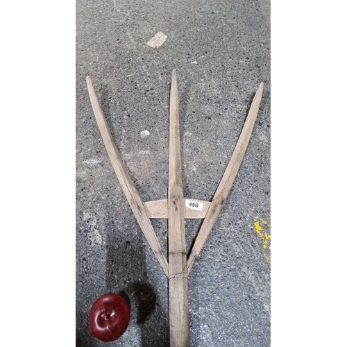 456 - Wooden hay fork, vintage agricultural tool. Approximately 170 cm in length. Made from sturdy wood wi... 