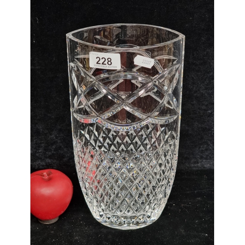 228 - A very elegant example of a tall Galway Crystal vase. In good condition with acid mark to base, with... 