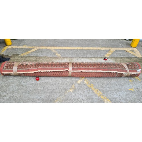 694 - Super Star Lot: A super example of a very large quality hand knotted Indian rug. Would brighten up a... 