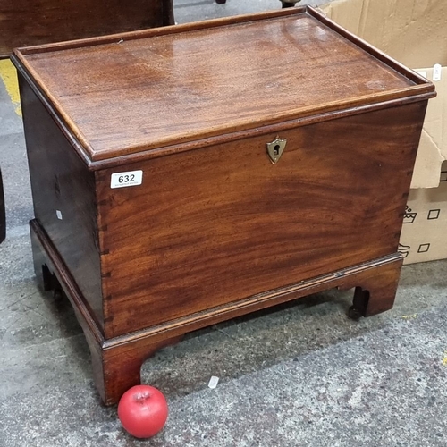 632 - Star Lot : Mahogany Victorian storage chest from the late 19th century. Approximately 60cm in height... 